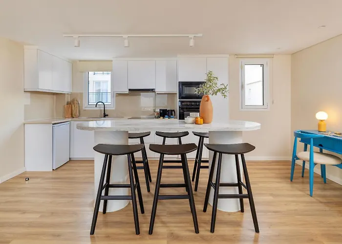 Wellclub Resort - Wellness & Seaview Suites Πάφος