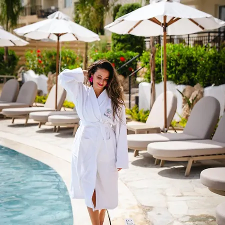 Wellclub - Family Wellness & Sea View