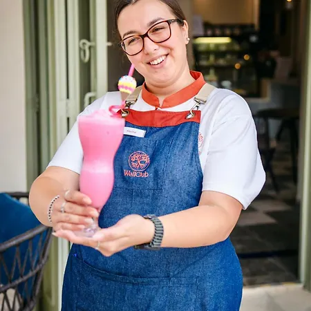 Wellclub - Family Wellness & Sea View Hotell Paphos