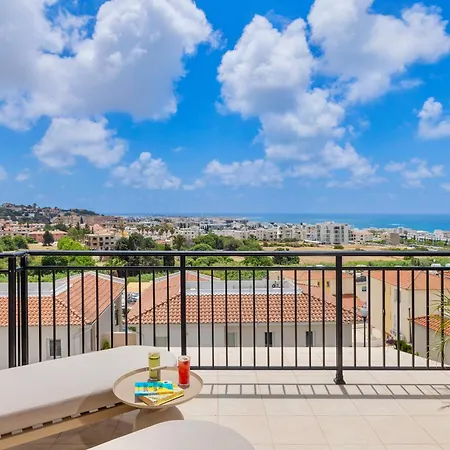 Wellclub - Family Wellness & Sea View Paphos