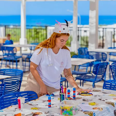 Wellclub - Family Wellness & Sea View 4*