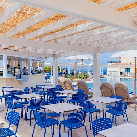 Wellclub - Family Wellness & Sea View Hotel