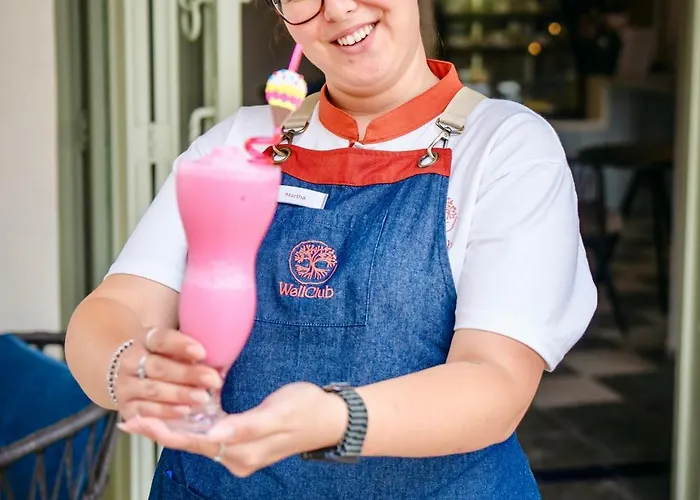 Wellclub Resort - Wellness & Seaview Suites Szálloda Paphos