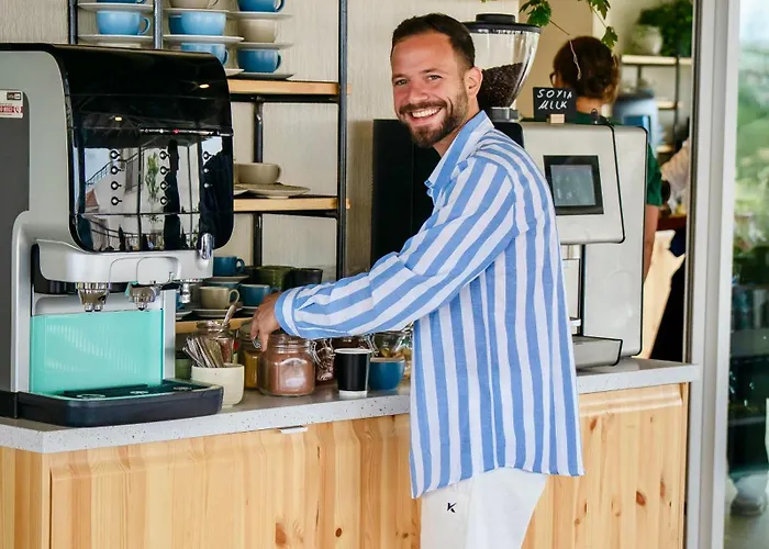 Wellclub Resort - Wellness & Seaview Suites Paphos