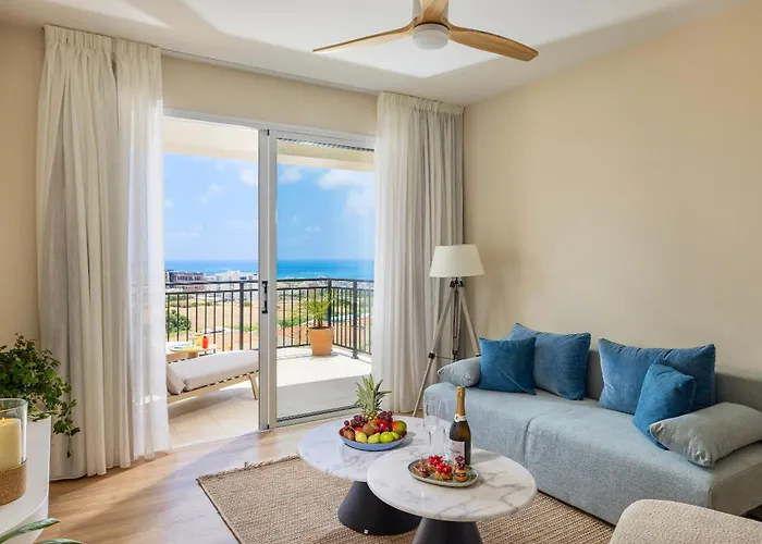 Otel Wellclub - Family Wellness & Sea View Pafos