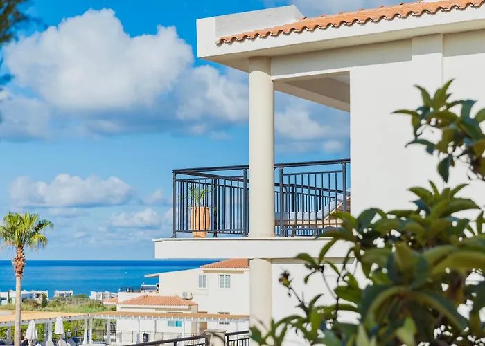 Wellclub - Family Wellness & Sea View Pafos