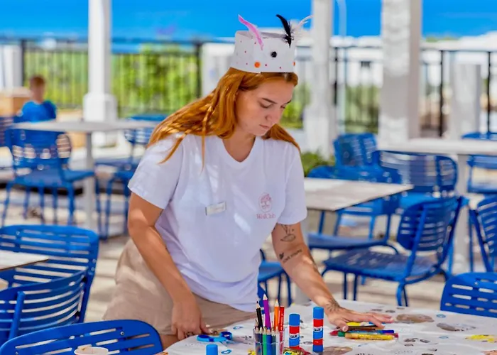 Wellclub - Family Wellness & Sea View 4*