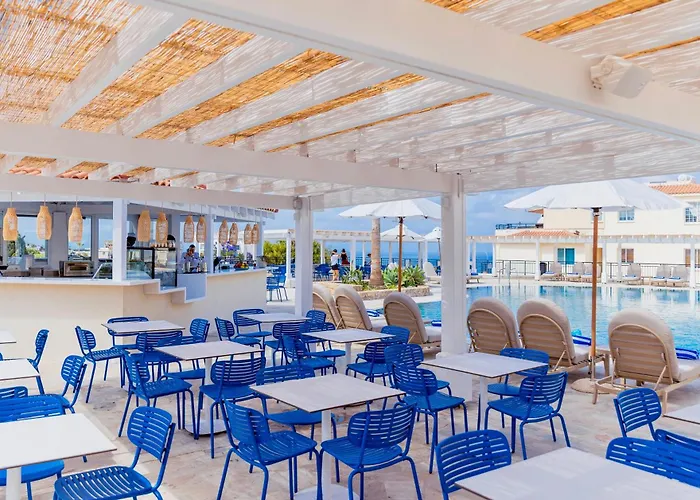 Wellclub - Family Wellness & Sea View Otel