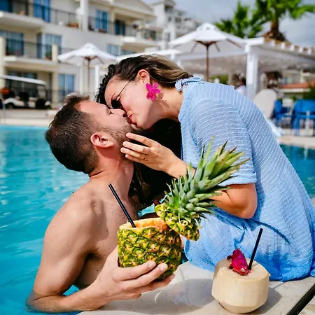 Wellclub - Family Suites & Wellness 4* Pafos