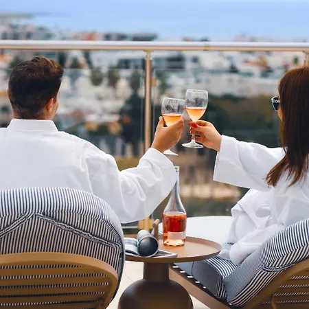Otel Wellclub - Family Suites & Wellness Pafos