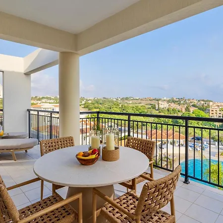 Wellclub - Family Suites & Wellness Otel Pafos