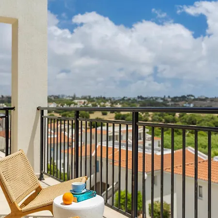 Otel Wellclub - Family Suites & Wellness Pafos