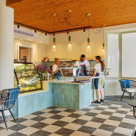 Wellclub - Family Wellness & Sea View 4* Paphos