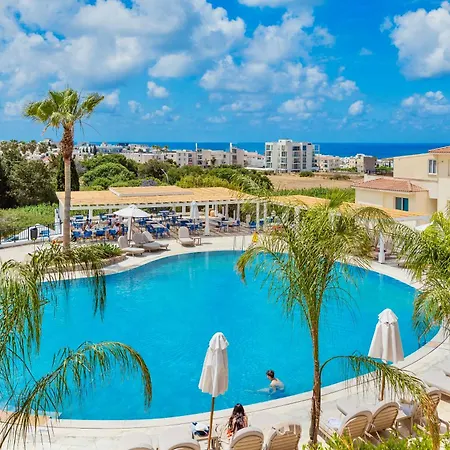 Wellclub - Family Wellness & Sea View מלון 4*
