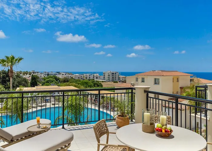 Wellclub - Family Wellness & Sea View פאפוס