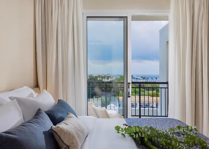 Wellclub Resort - Wellness & Seaview Suites Отель