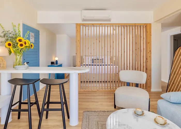 Wellclub Resort - Wellness & Seaview Suites Пафос